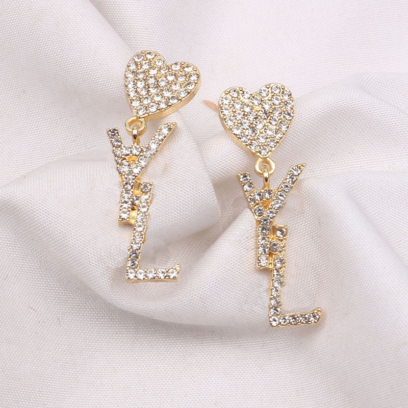 Fashion Womens Stud Designer Letter Earrings Ear Stud Women Elegance Temperament Alloy Wedding Party Jewelry Accessories Crystal Rhinestone
Fashion Womens Stud Designer Letter Earrings Ear Stud Women Elegance Temperament Alloy Wedding Party Jewelry Accessories Crystal Rhinestone