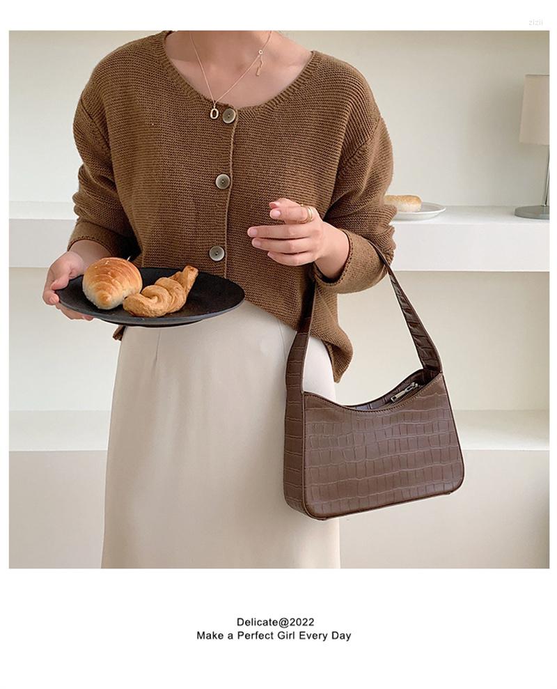 Duffel Bags Handbag Autumn And Winter Women's Bag Retro Underarm Female Senior Sense Shoulder Niche Design Fashion D700