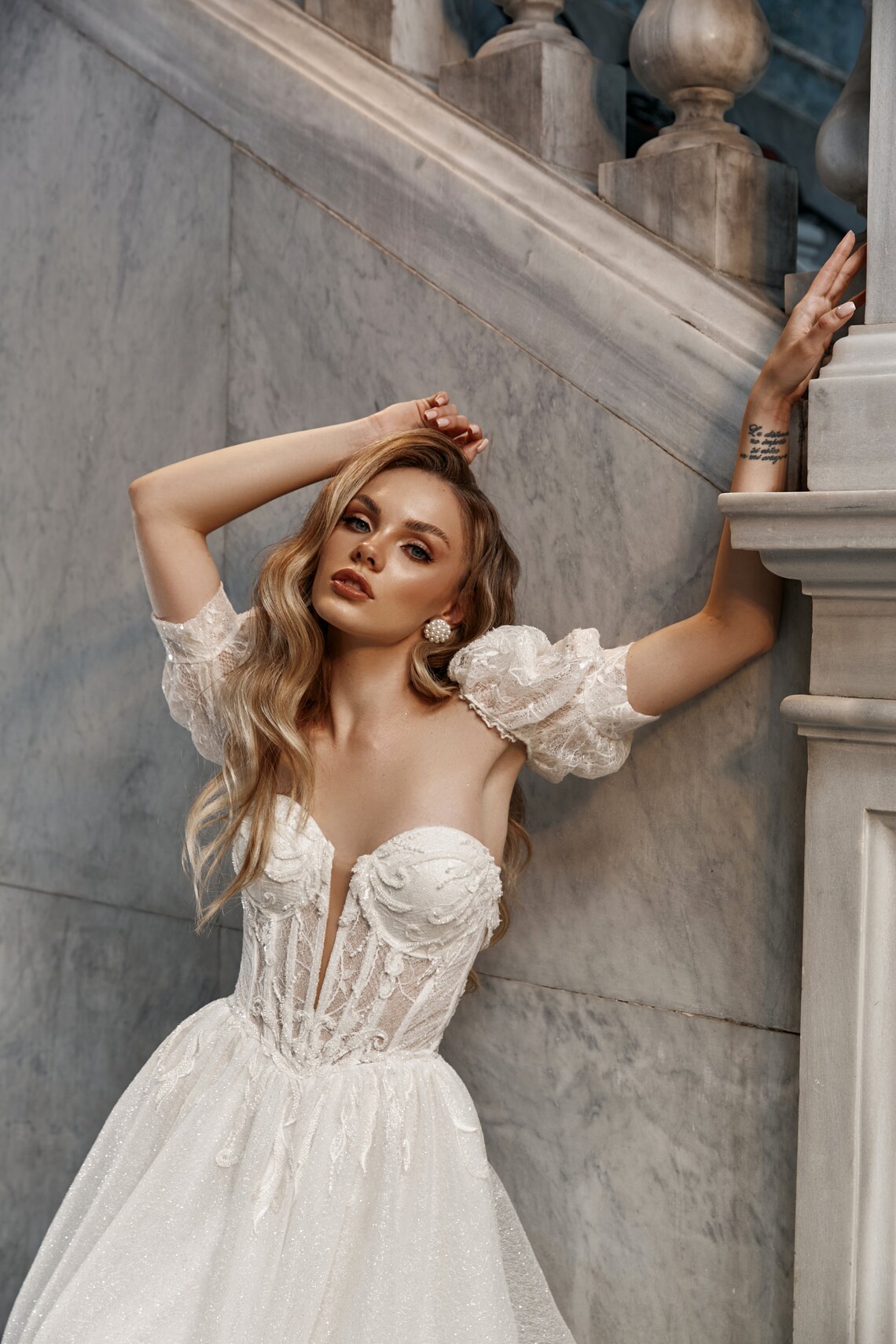 Amazing Beaded Wedding Dresses Lace Appliqued Bridal Gowns Sweetheart Neckline With Short Sleeves A Line Sweep Train Tulle Vestido De Novia