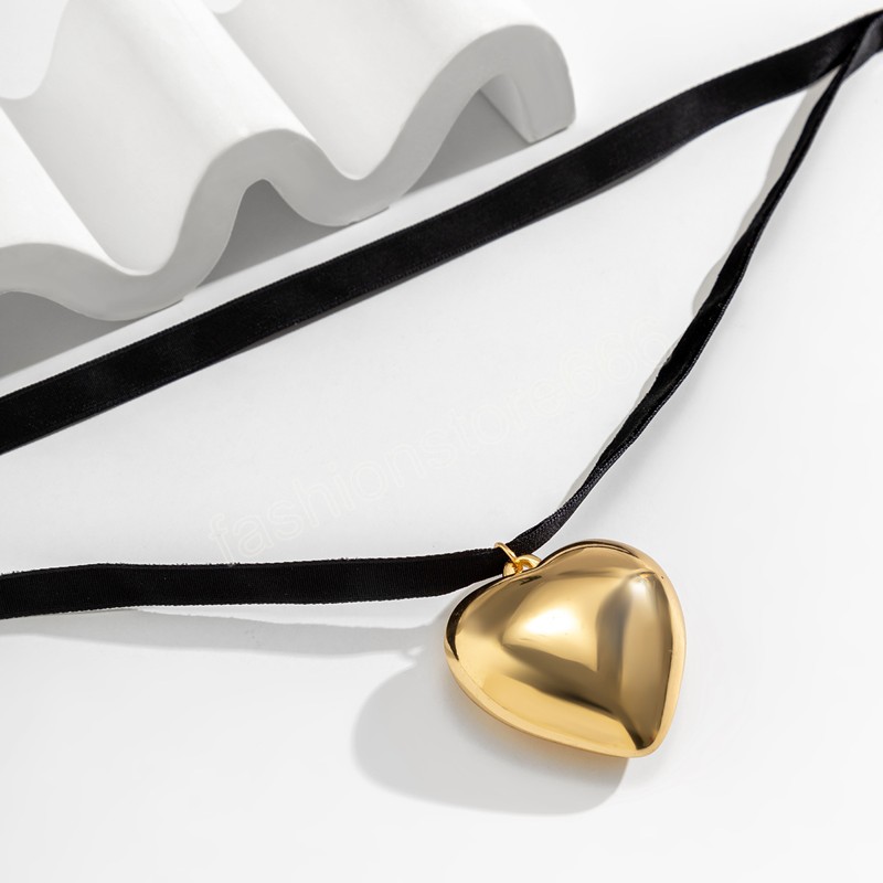 Multilayer Vintage Big Heart Pendant Necklace For Women Girls Fashion Black Velvet Rope Chain Statement Necklace Jewelry