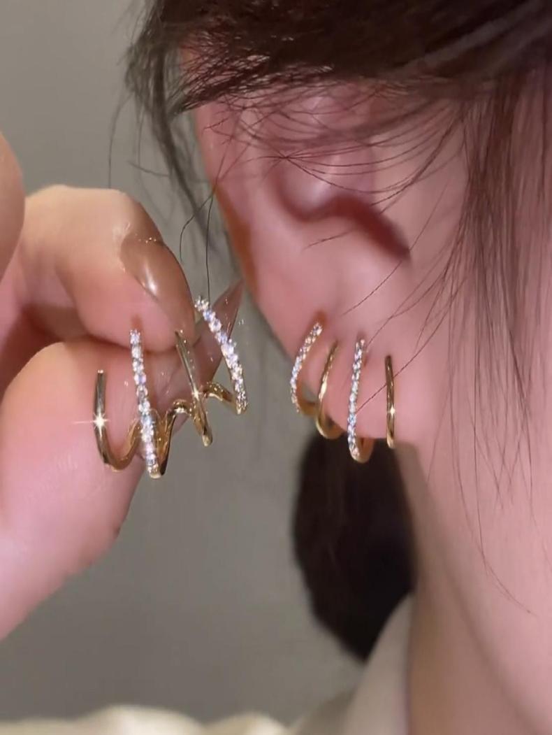 2022 New Geometry Elegant Stud Earrings Women Shining Cubic Zirconia Wedding Engagement Party Jewelry5805240
2022 New Geometry Elegant Stud Earrings Women Shining Cubic Zirconia Wedding Engagement Party Jewelry5805240