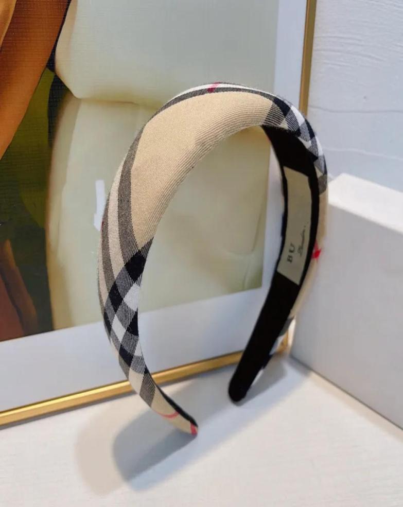 2Colors Super Quality Classic BLetter Designers Headband Mix Colors Stripes Pattern Brand Headband Women Hair Hoop Hair Accessori3991385
2Colors Super Quality Classic BLetter Designers Headband Mix Colors Stripes Pattern Brand Headband Women Hair Hoop Hair Accessori3991385