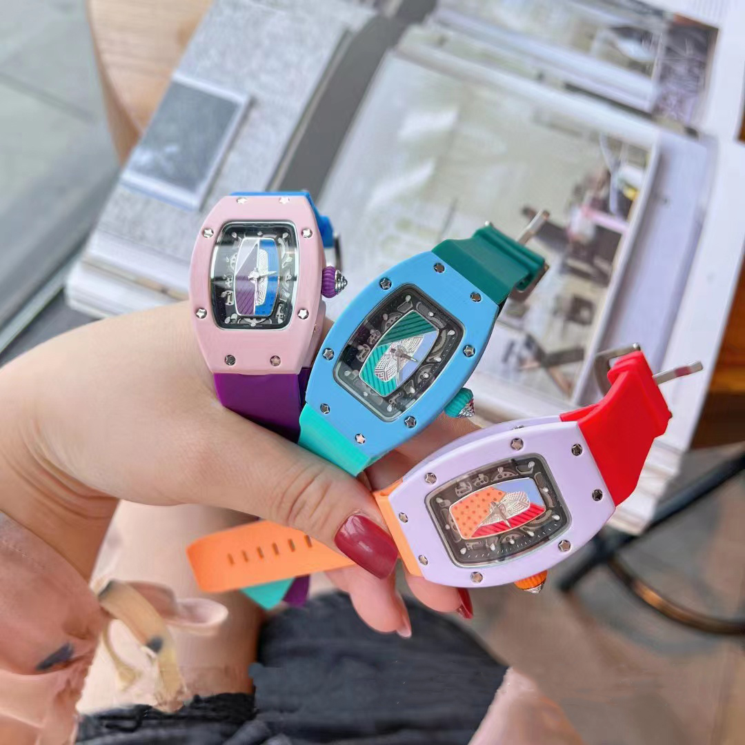 Women's Quartz Watch Color Contrast Fashion Large Dial Rhinestone Miller Candy Wine Bucket, Tool
Women's Quartz Watch Color Contrast Fashion Large Dial Rhinestone Miller Candy Wine Bucket, Tool