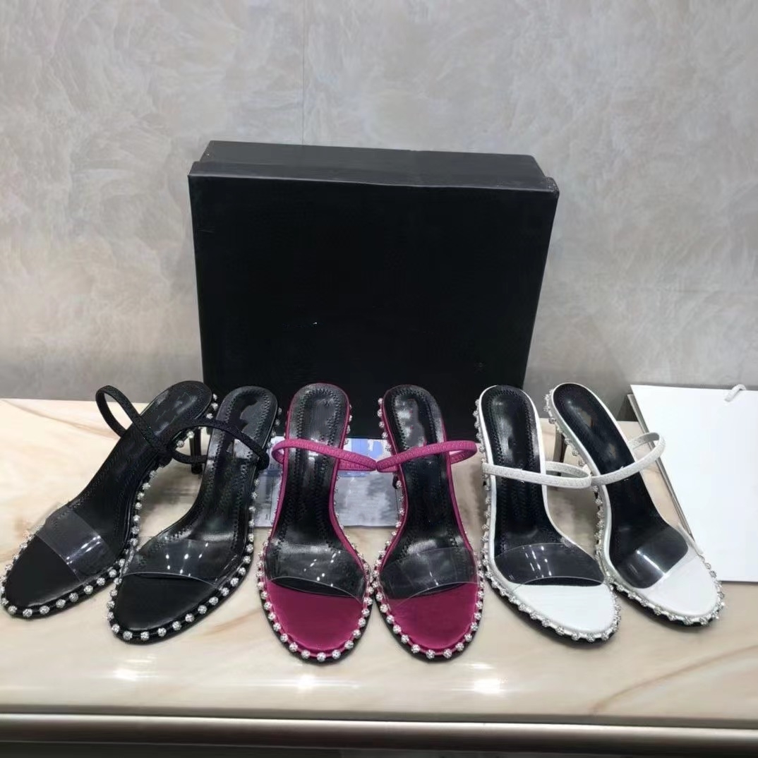 2023 Women's slippers designer womensandals dress shoes rock stud high heels leather rivet white pointed peep-toes lady sexy fashion party Lady Sandal
2023 Women's slippers designer womensandals dress shoes rock stud high heels leather rivet white pointed peep-toes lady sexy fashion party Lady Sandal