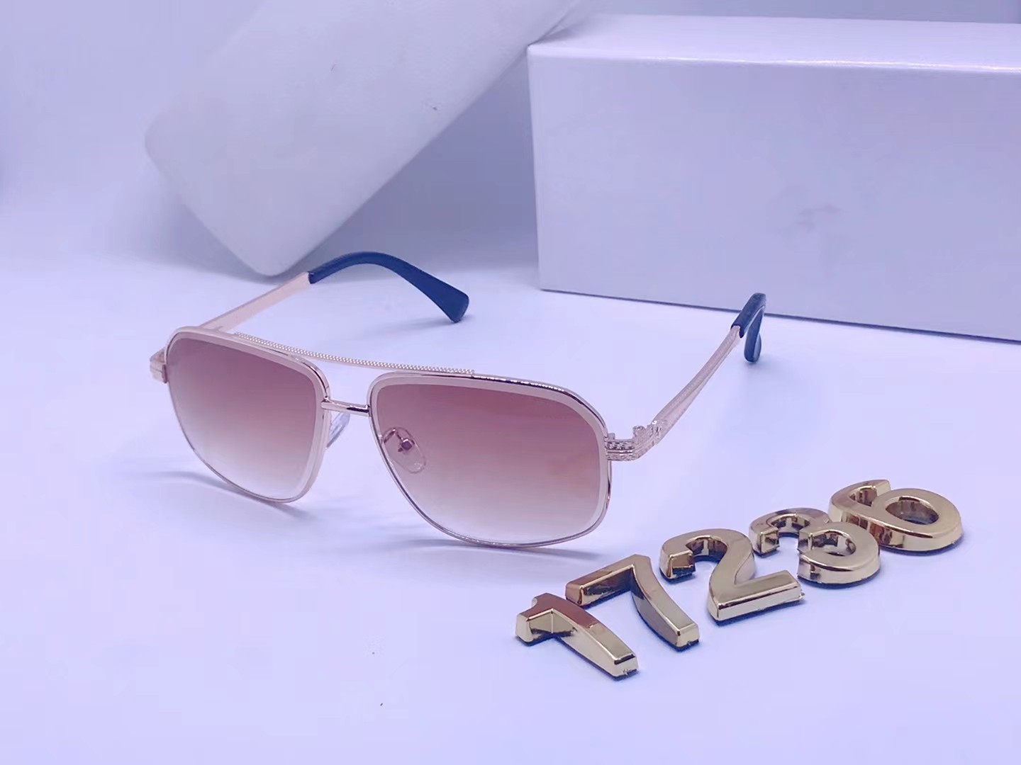 2023Luxury Fashion Sunglasses For Women hot designer Summer Style Anti-Ultraviolet Retro Plate Square Full Frame Glasses Random Box17236
2023Luxury Fashion Sunglasses For Women hot designer Summer Style Anti-Ultraviolet Retro Plate Square Full Frame Glasses Random Box17236