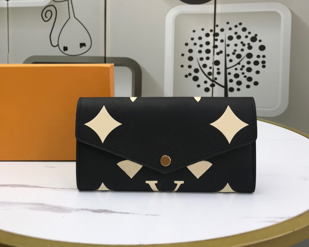 Fashion designer wallets luxury envelope purses mens womens wallet high-quality embossed flower letter long card holder slim money clutch bags with box wholesale, 60531#monogrames
Fashion designer wallets luxury envelope purses mens womens wallet high-quality embossed flower letter long card holder slim money clutch bags with box wholesale, 60531#monogrames