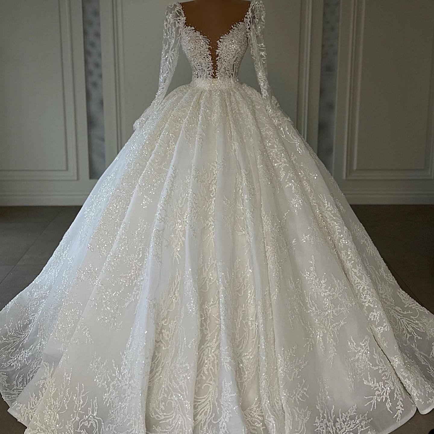 Sparkly Sequins Wedding Dresses Bridal Gown Beaded Applique Scoop Neck Long Sleeves or Length Plus Size Custom Made Garden Beach Vestido De Novia