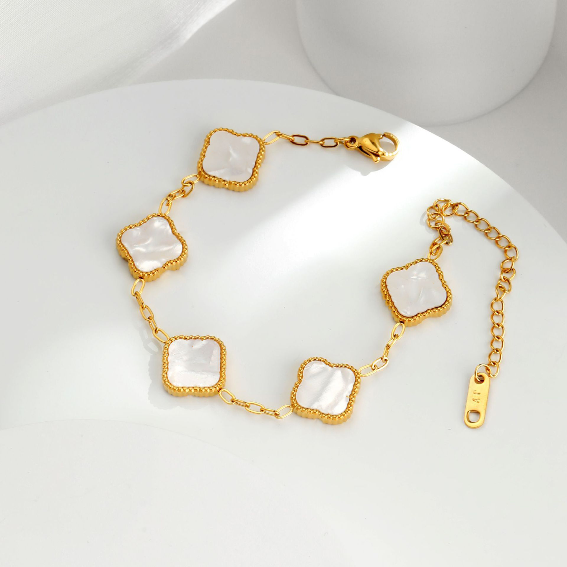 Jewelry designer bracelets for women 4leaf clover bracelet Charm Bangle Chain 18K Gold Agate Shell Mother-of-Pearl for Womens Girl Wedding Mothers Day gifts
Jewelry designer bracelets for women 4leaf clover bracelet Charm Bangle Chain 18K Gold Agate Shell Mother-of-Pearl for Womens Girl Wedding Mothers Day gifts