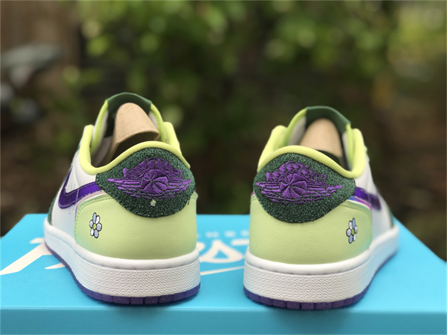 Basketball Shoes 1 1s Low Og Doernbecher Gorge Green Court Purple White Barely Volt Sail Sports Sneakers Original