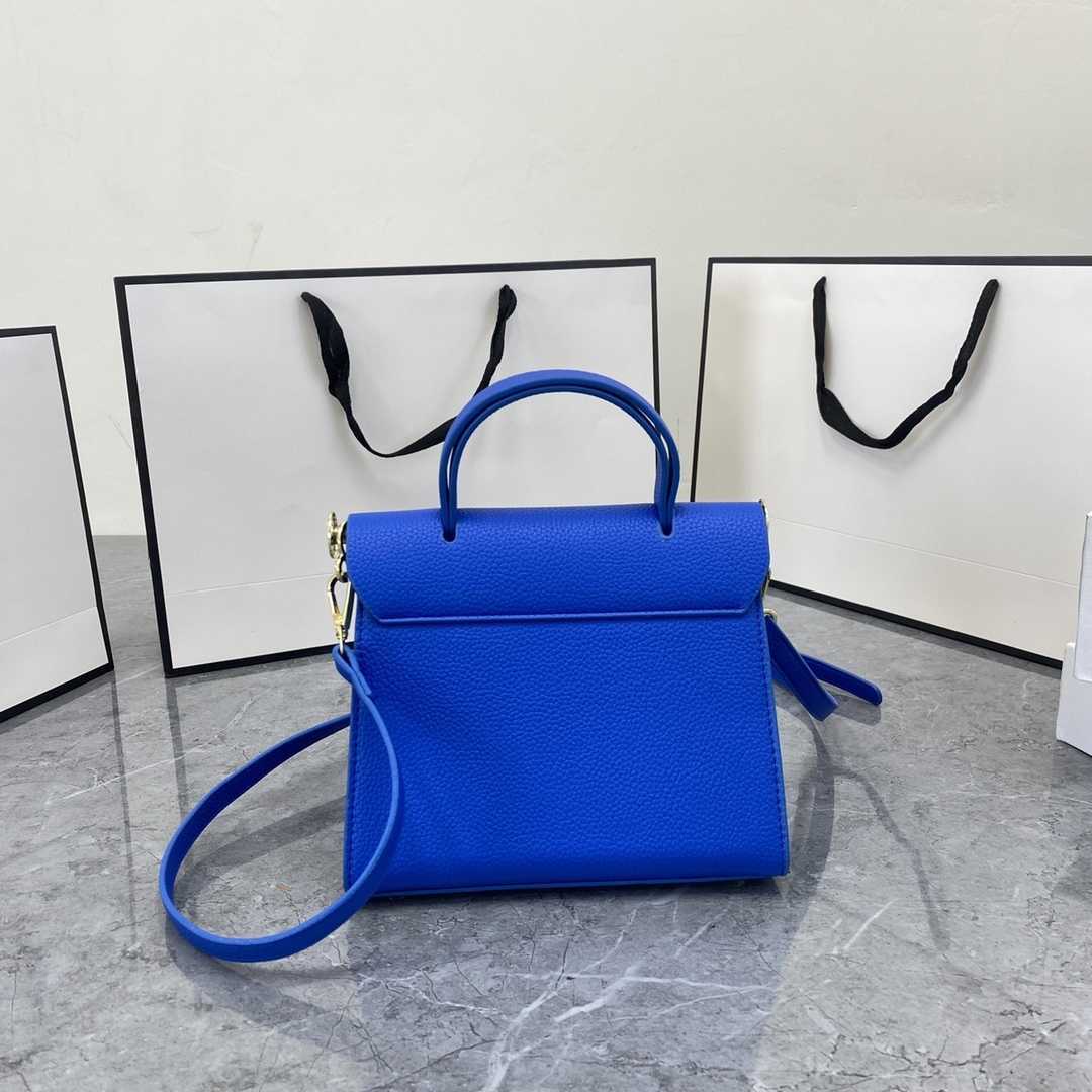 Women's Luxury Designer Bags Handbags Shoulder Crossbody Bag Tote 2023 New Fashion Texture Leather Multifunctional portable Totebags Factory Direct Sales
Women's Luxury Designer Bags Handbags Shoulder Crossbody Bag Tote 2023 New Fashion Texture Leather Multifunctional portable Totebags Factory Direct Sales