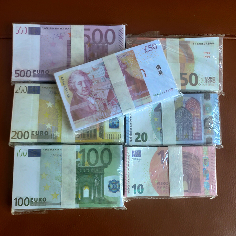 2 Pack Festive New Fake Money Euro Banknote Party 10 20 50 100 200 US Dollar Pound English Banknotes Realistic Toy Bar Props Copy Currency Movie Money Faux-billets
2 Pack Festive New Fake Money Euro Banknote Party 10 20 50 100 200 US Dollar Pound English Banknotes Realistic Toy Bar Props Copy Currency Movie Money Faux-billets