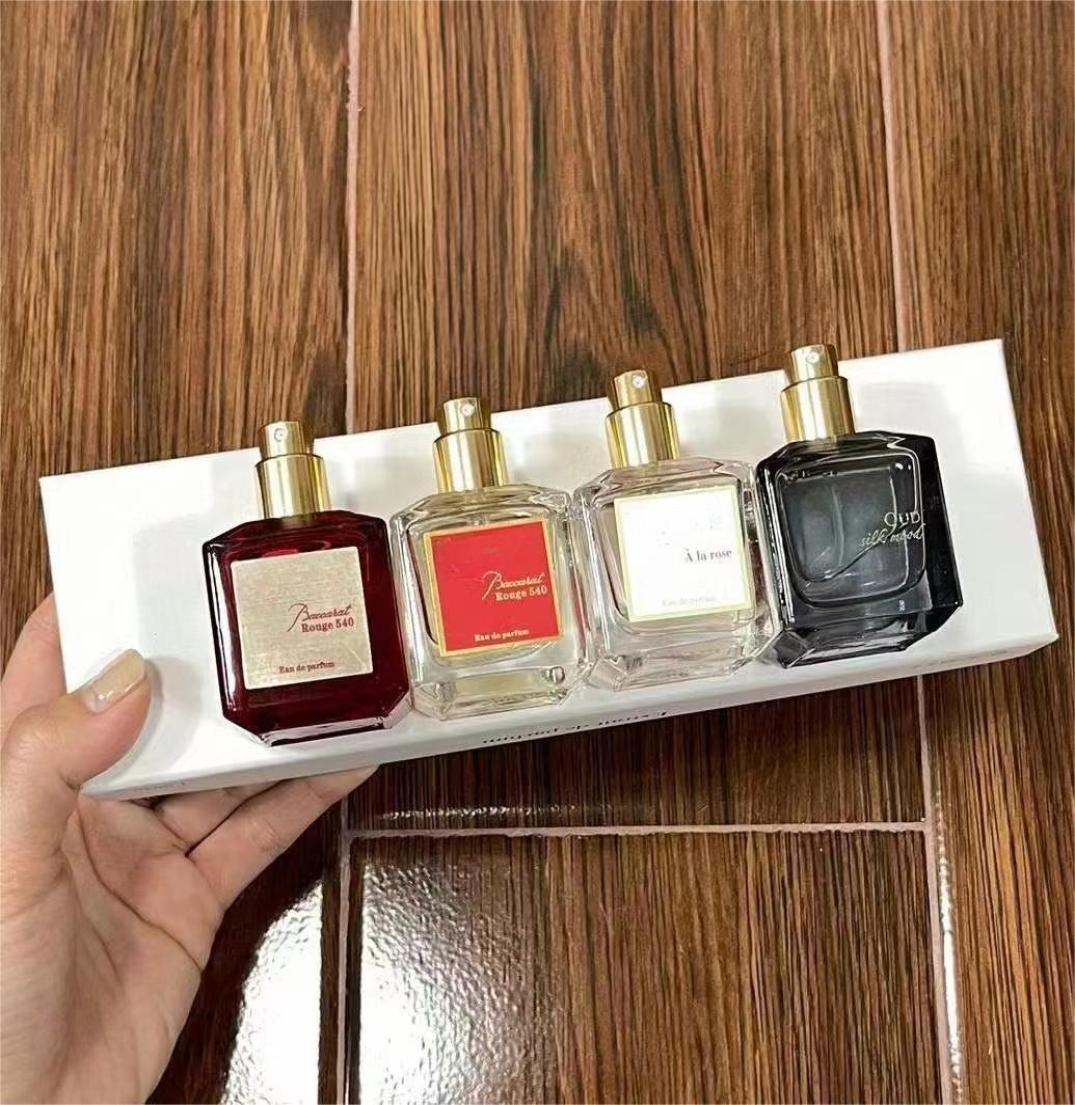 Unisex 70ml men and women perfume rouge silk mood baccarat 540 red bottle EDP oriental flower fragrance l spray bottle6305613
Unisex 70ml men and women perfume rouge silk mood baccarat 540 red bottle EDP oriental flower fragrance l spray bottle6305613