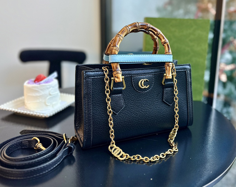 Bamboo Bag Luxury Designer Handbag Luxury Fashion Shoulder Bag Women's Handbag Chain Mobile Phone Bag Wallet Straddle Original Material Metal, Grey
Bamboo Bag Luxury Designer Handbag Luxury Fashion Shoulder Bag Women's Handbag Chain Mobile Phone Bag Wallet Straddle Original Material Metal, Grey