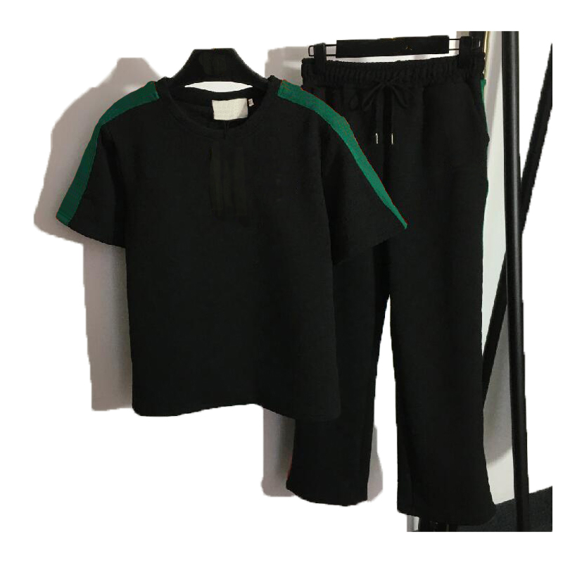 23SS Fashion Women's Two Piece Dress Set Designer Jacket Pullover Women's Luxury Short Sleeve Pants Spring Autumn Knitted Top Pants AAA Clothing Size S M, Black
23SS Fashion Women's Two Piece Dress Set Designer Jacket Pullover Women's Luxury Short Sleeve Pants Spring Autumn Knitted Top Pants AAA Clothing Size S M, Black