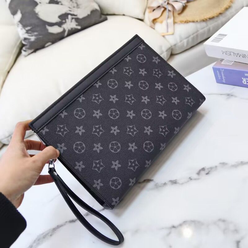 Top 2023 qualitys Hand bag Travel Toiletry Pouch 26cm Protection Makeup Clutch Men Women Leather Waterproof Cosmetic Bags For Womens bags