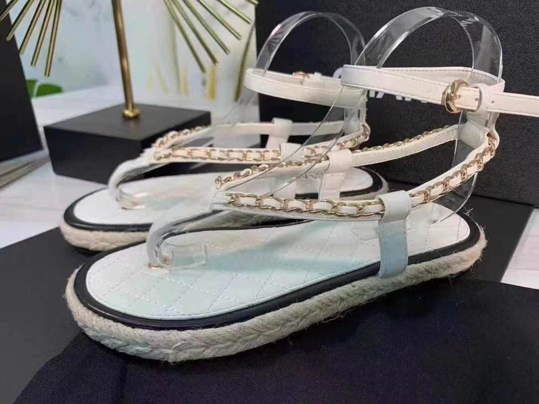 Designer Women Sandals Summer Leisure Thick-soled Casual Shoes All-match Fashion Comfortable Top Quality black white Designer Fashion 35-41
Designer Women Sandals Summer Leisure Thick-soled Casual Shoes All-match Fashion Comfortable Top Quality black white Designer Fashion 35-41
