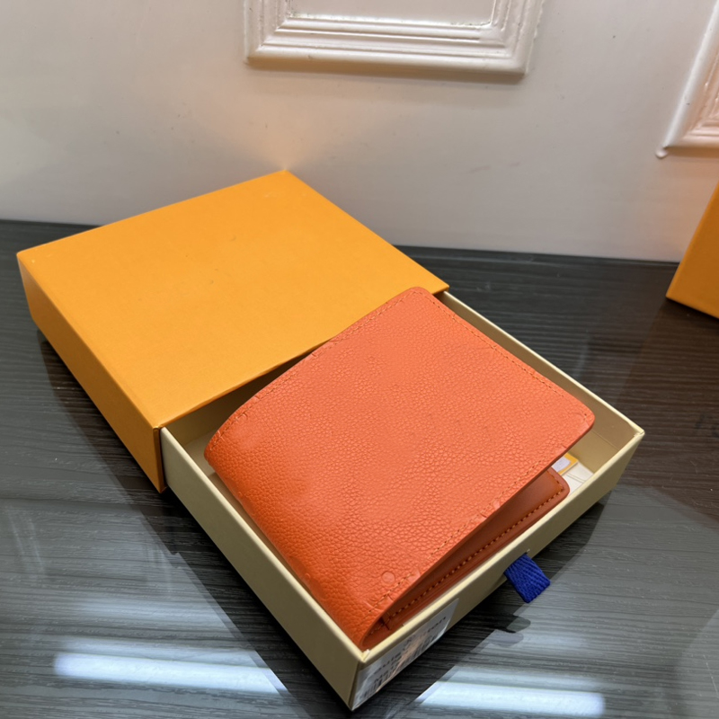 Designer Bags Fold Wallet 10 Colors Printing Wallets Flower Most Stylish Way To Carry Around Money Cards Coins Men and Women Leather Purse Card Holder Emilie M81548
Designer Bags Fold Wallet 10 Colors Printing Wallets Flower Most Stylish Way To Carry Around Money Cards Coins Men and Women Leather Purse Card Holder Emilie M81548