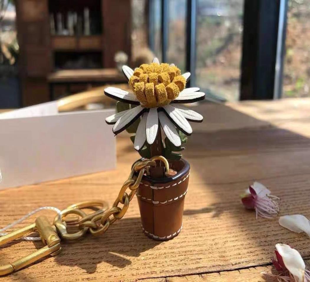 Floral pattern brown color luxury Bag accessary keychainwhole with cute mode fashion keychain8350098
Floral pattern brown color luxury Bag accessary keychainwhole with cute mode fashion keychain8350098