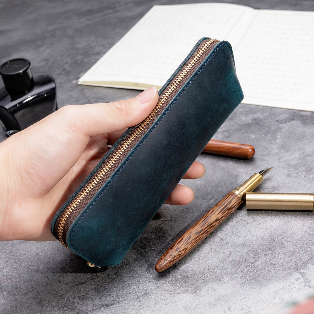 Pencil Bags Leather Retro Pen Storage Bag Handmade Gift Student Zipper Stationery Pencil Case Holder Unisex Portable Concise Style Original 230327