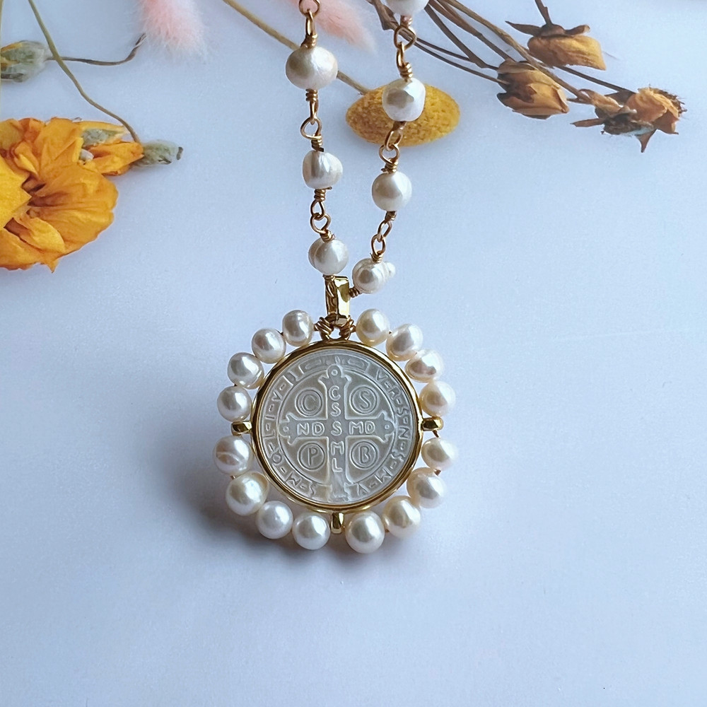 Strands Strings promotion 31mm Natural Freshwater Pearl San Benito Cross Mother Pearl Necklace Benito Mother Pearl Necklace for women Gift 230325