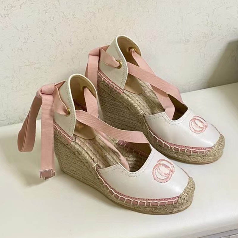 Classic sandals summer fashion designer high quality sandals banquet wedding ladies sandals metal buckle non-slip wear-resistant slippers 41, Black
Classic sandals summer fashion designer high quality sandals banquet wedding ladies sandals metal buckle non-slip wear-resistant slippers 41, Black