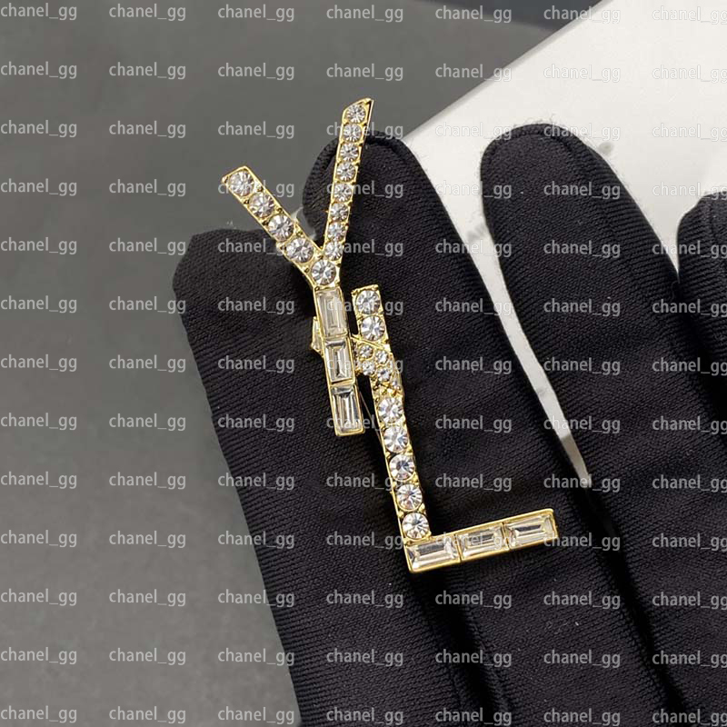 designer brooch for women luxury gold jewelry diamond ladies dress accessory pins womens gift pearl brooches brand breastpin leency brosche
designer brooch for women luxury gold jewelry diamond ladies dress accessory pins womens gift pearl brooches brand breastpin leency brosche