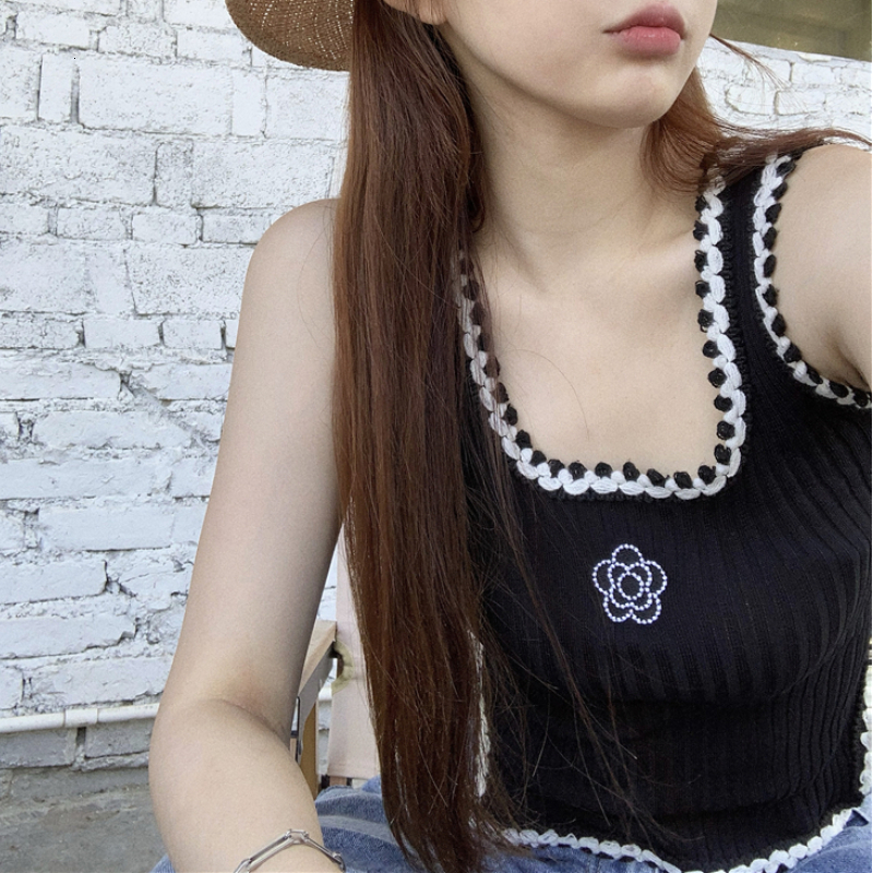 Camisoles Tanks Flower Embroidery Knitted Camisole Women Spring And Summer Fashion All-match Contrast Color Crop Tops 230327