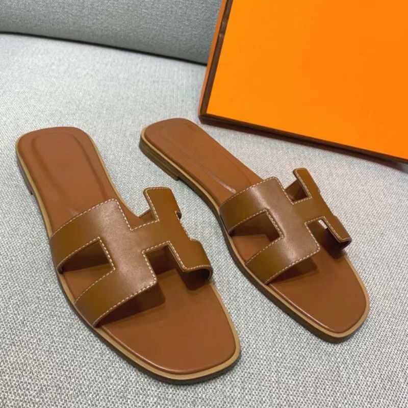 Women Oran Slipper Designer Flat Beach Sandals High Leather New Outwear Leisure Women Holiday Beach Slide Versatile BYS3 D3UN
Women Oran Slipper Designer Flat Beach Sandals High Leather New Outwear Leisure Women Holiday Beach Slide Versatile BYS3 D3UN
