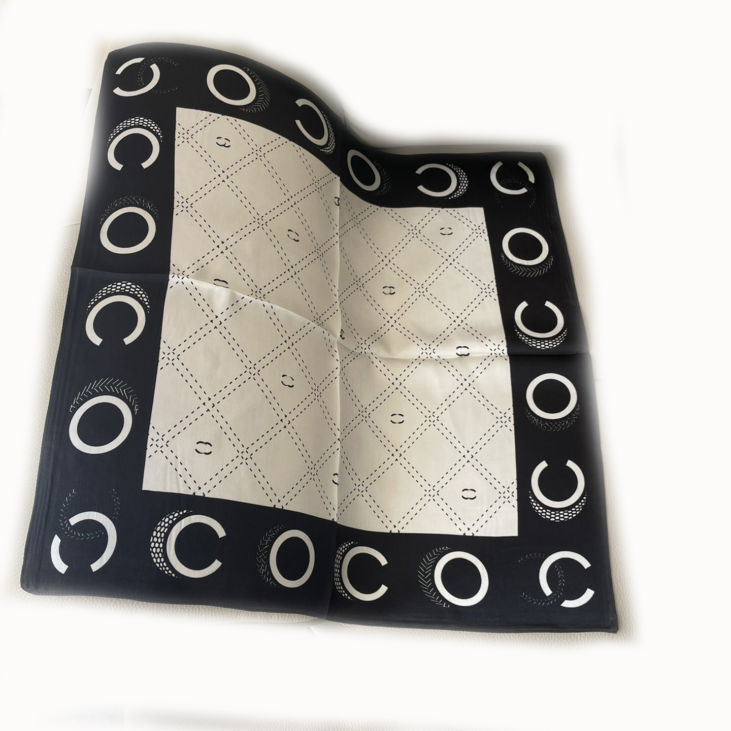 Shop Hot Music Silk Square Scarf Holiday Daily Matching Pashmina High Quality flower Shawl Girl Love Gift Fashion Design Accessories 53x53cm
Shop Hot Music Silk Square Scarf Holiday Daily Matching Pashmina High Quality flower Shawl Girl Love Gift Fashion Design Accessories 53x53cm