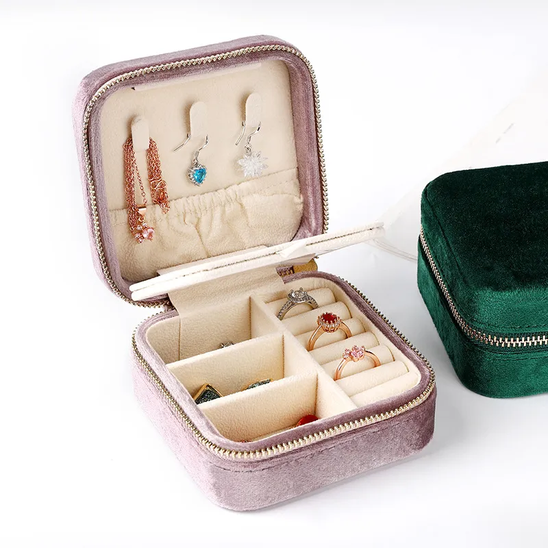 Jewelry Organizer high-quality lint Storage Box With Mirror Travel Portable Earring Holder Display Flannel Jewelry Box Women Girl Gift, Available in eight colors
Jewelry Organizer high-quality lint Storage Box With Mirror Travel Portable Earring Holder Display Flannel Jewelry Box Women Girl Gift, Available in eight colors