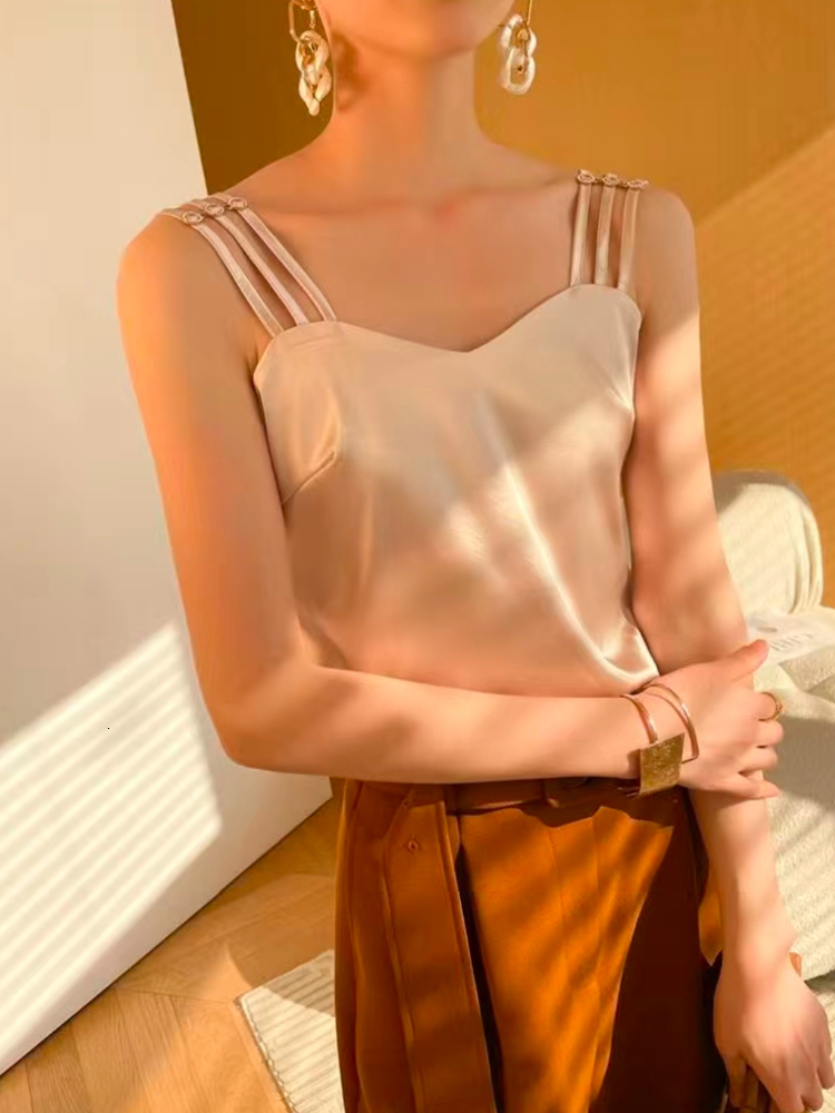 Camisoles Tanks Silk Off Shoulder Tops for Women Tank Top Women Spaghetti Thin Shoulder Strap Fashion Sexy White SATIN Vest Elegant Loose Camis 230327