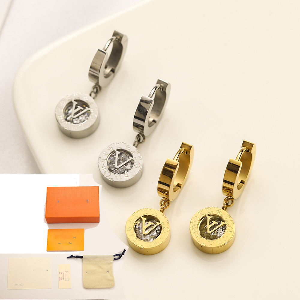Famous Brand Letter Charm Earring Luxury Designer Stud Earrings Elegant Women Premium Jewelry Earrings Gift Couple 18k Gold Plated 925 Silver Accessories With Box
Famous Brand Letter Charm Earring Luxury Designer Stud Earrings Elegant Women Premium Jewelry Earrings Gift Couple 18k Gold Plated 925 Silver Accessories With Box