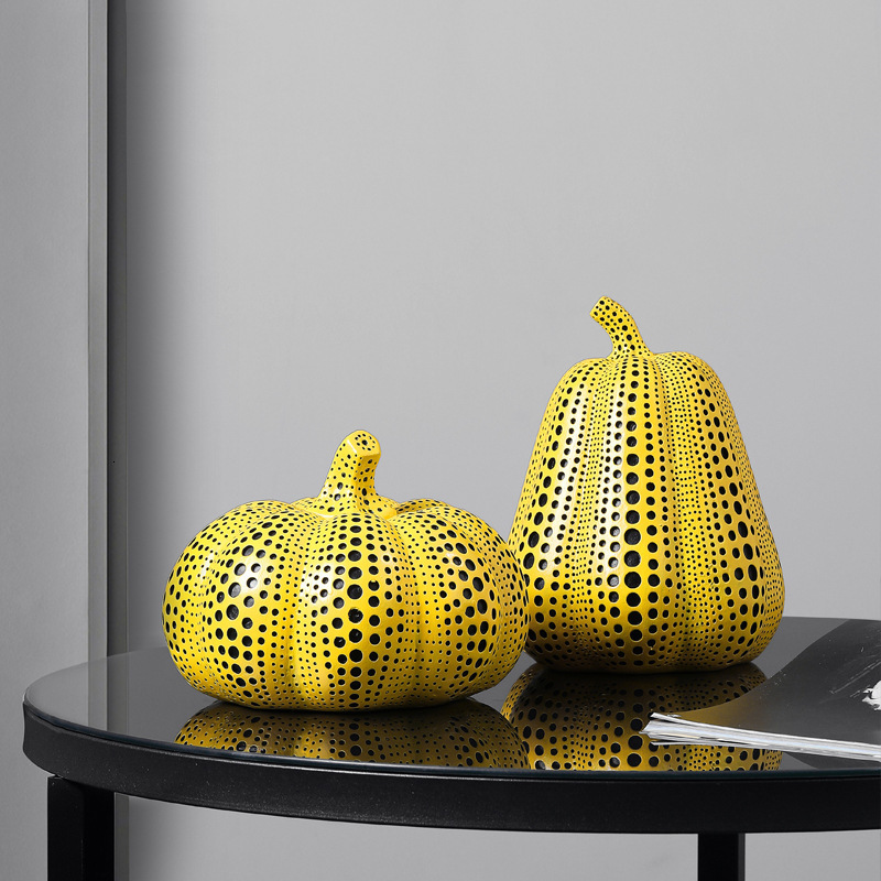 Tabletop Wine Racks Yayoi Kusama Wave Point Pumpk Statue Ornaments Room Decor Resin Figurine Desk Adornment Home Decoration Modern 230327