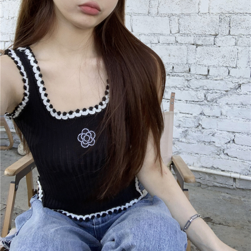 Camisoles Tanks Flower Embroidery Knitted Camisole Women Spring And Summer Fashion All-match Contrast Color Crop Tops 230327