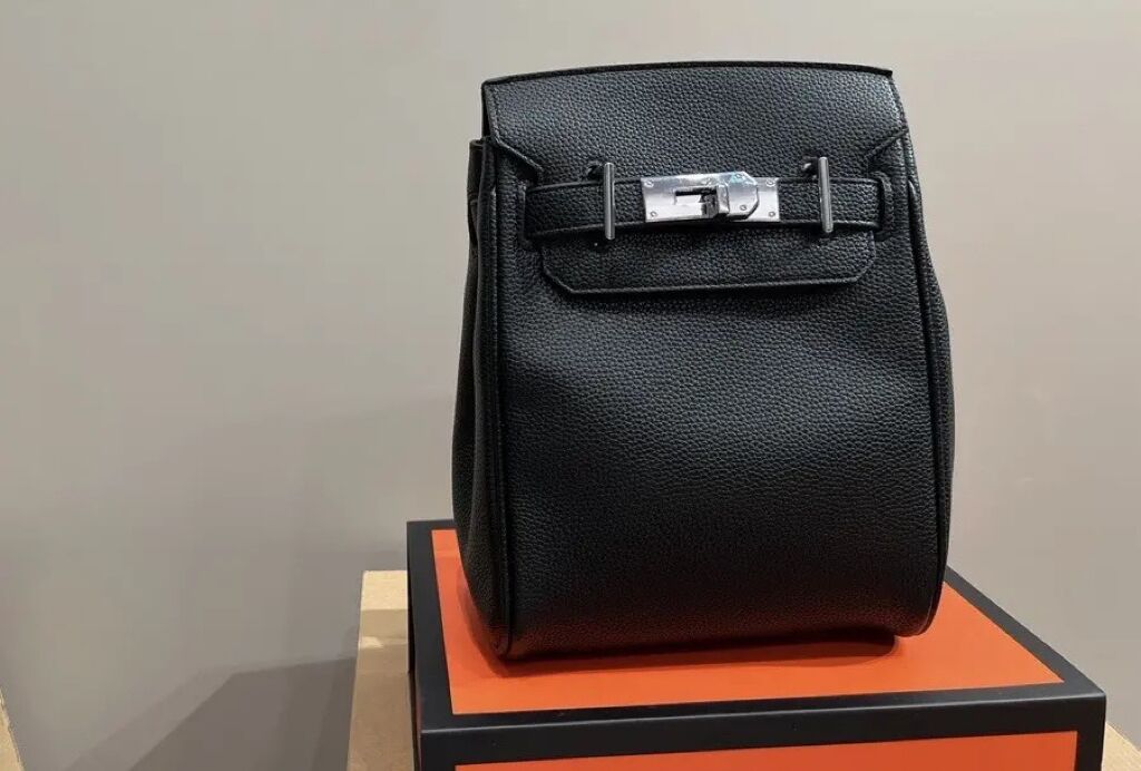 Designer bag shoulder tote women men luxurys crossbody bags fashion Cross body leather Handbag messenger Shopping totes 4 color, Green-as pics
Designer bag shoulder tote women men luxurys crossbody bags fashion Cross body leather Handbag messenger Shopping totes 4 color, Green-as pics