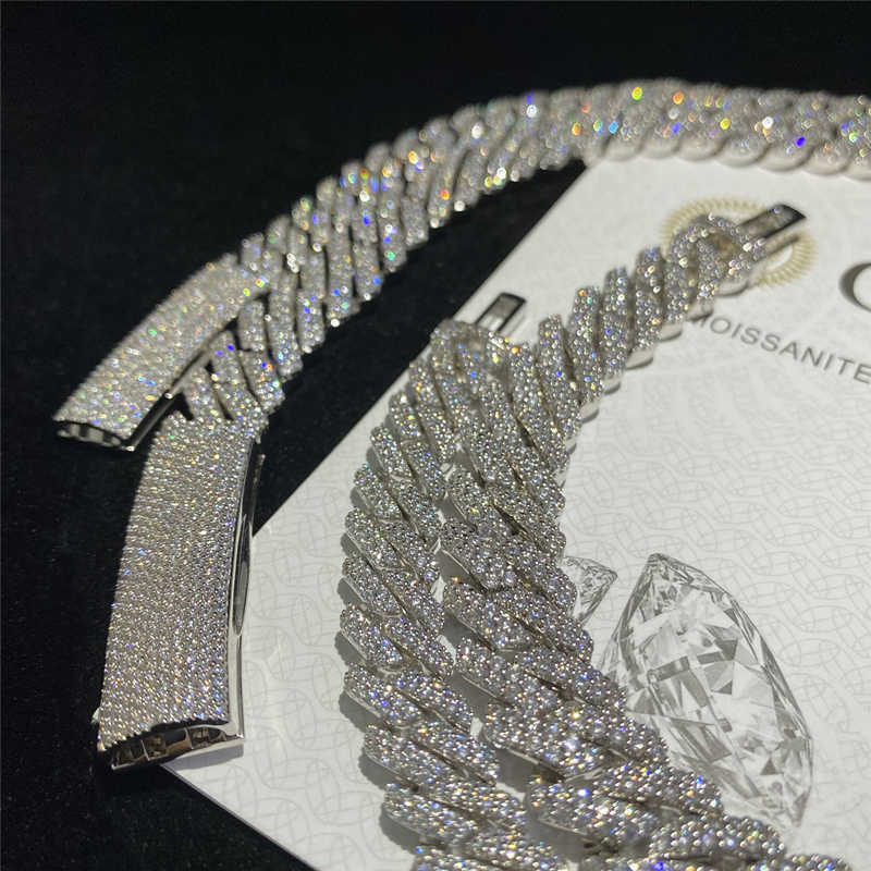 12mm/10mm VVS1 Moissanite Iced Out Cuban k Chain in Sier
