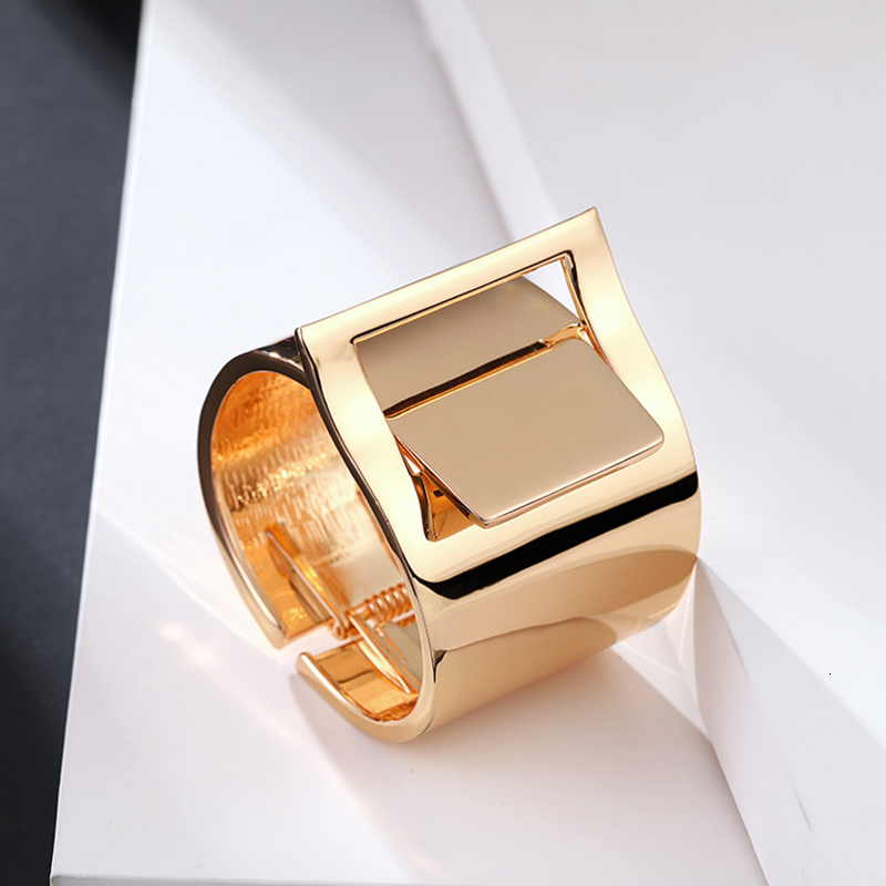 Bangle Selling Bracelet for Women Wholesale Fashion Belt Buckle Head Shape Punk Smooth Exaggerate Wide Bracelet 230325