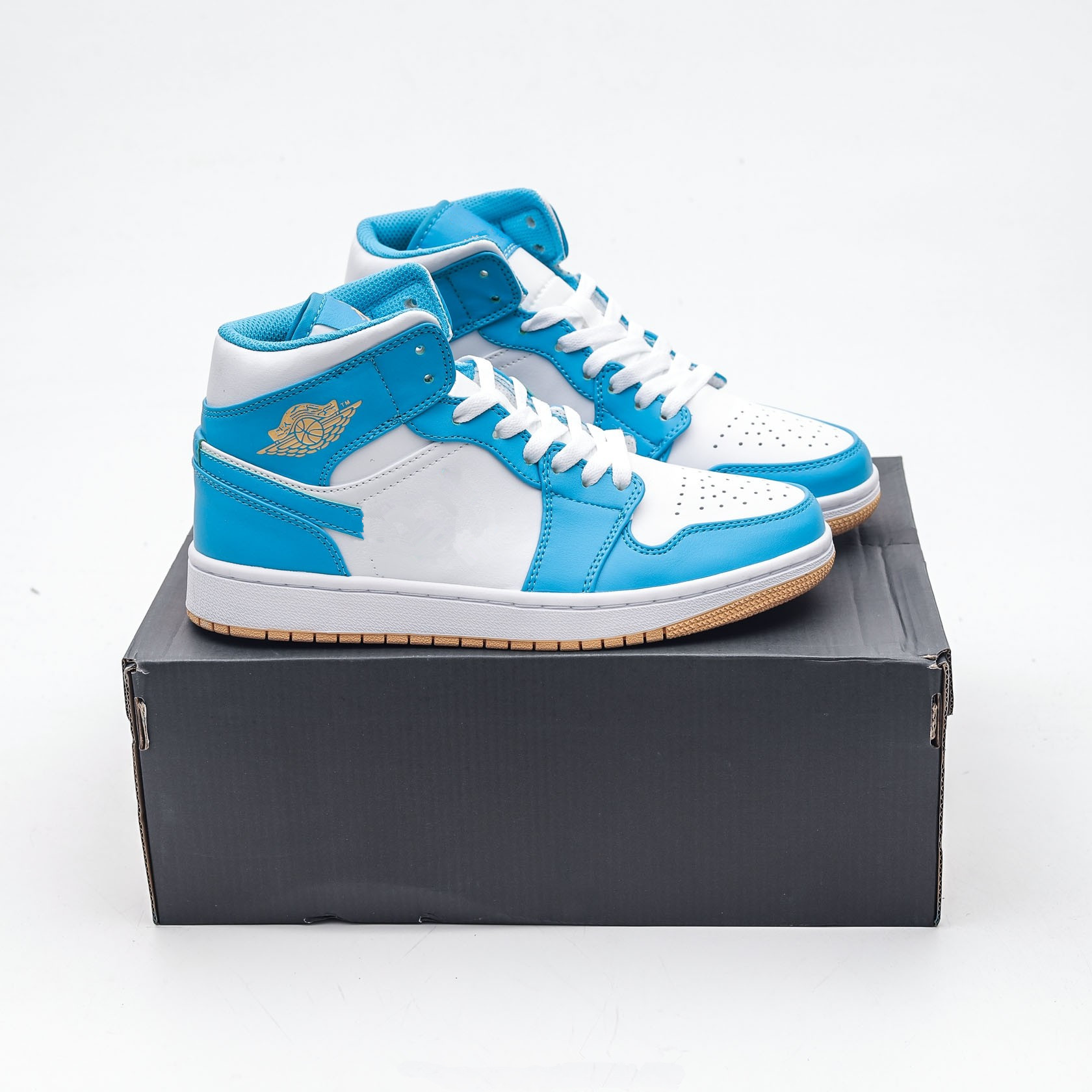 Shoes Release 1 Mid Aquatone Celestial Gold-white Dq8426-400 Man Woman Designer Sports Sneakers Size Eu36-46, 1s aquatone
Shoes Release 1 Mid Aquatone Celestial Gold-white Dq8426-400 Man Woman Designer Sports Sneakers Size Eu36-46, 1s aquatone