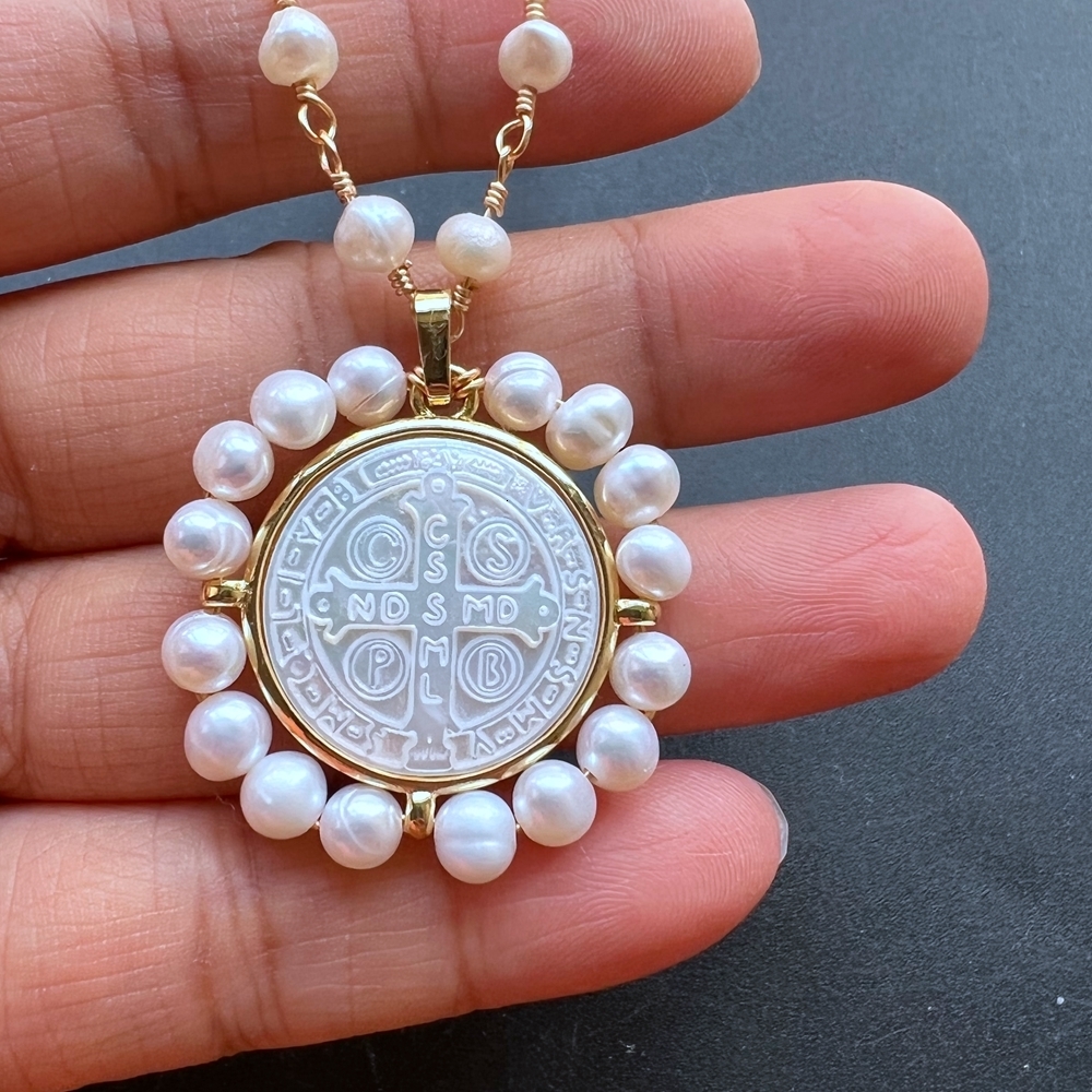 Strands Strings promotion 31mm Natural Freshwater Pearl San Benito Cross Mother Pearl Necklace Benito Mother Pearl Necklace for women Gift 230325