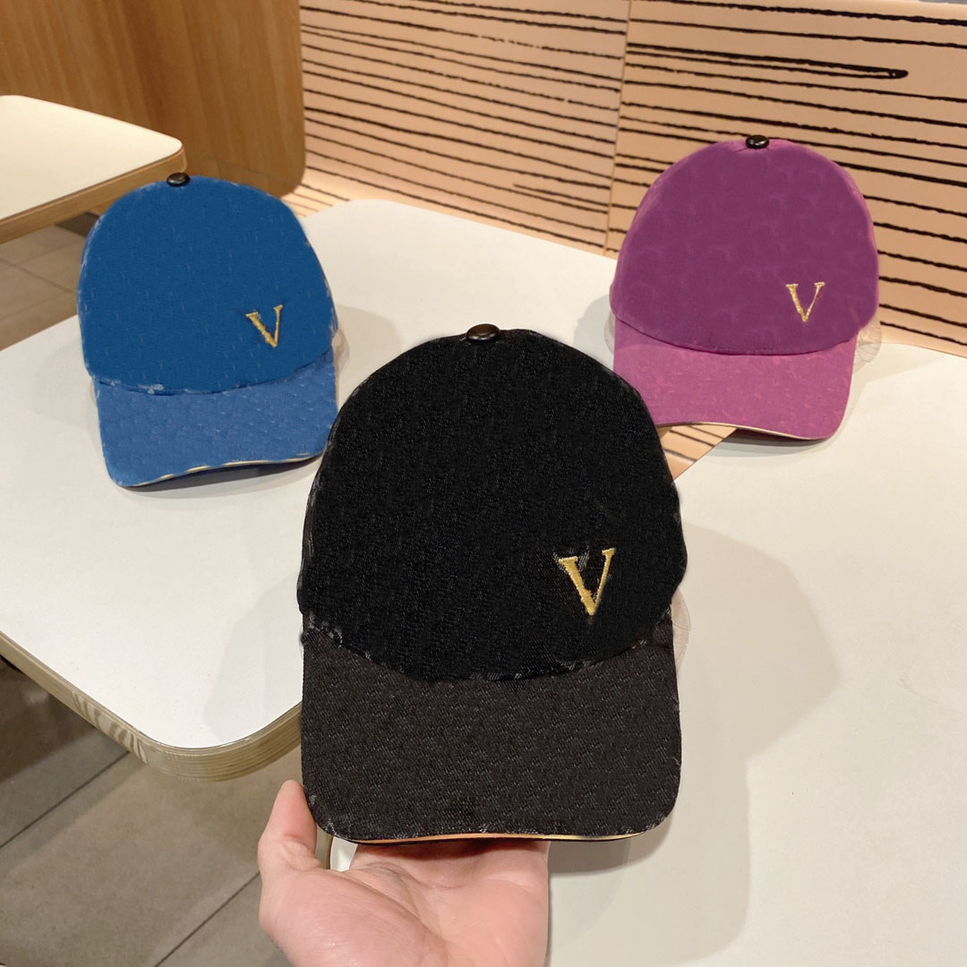 23ss 3color Luxury Brand Fashion Baseball Cap Summer Men Women Leather V Letters Baseballs Caps Couples PU Leather Casual Hat, Black
23ss 3color Luxury Brand Fashion Baseball Cap Summer Men Women Leather V Letters Baseballs Caps Couples PU Leather Casual Hat, Black