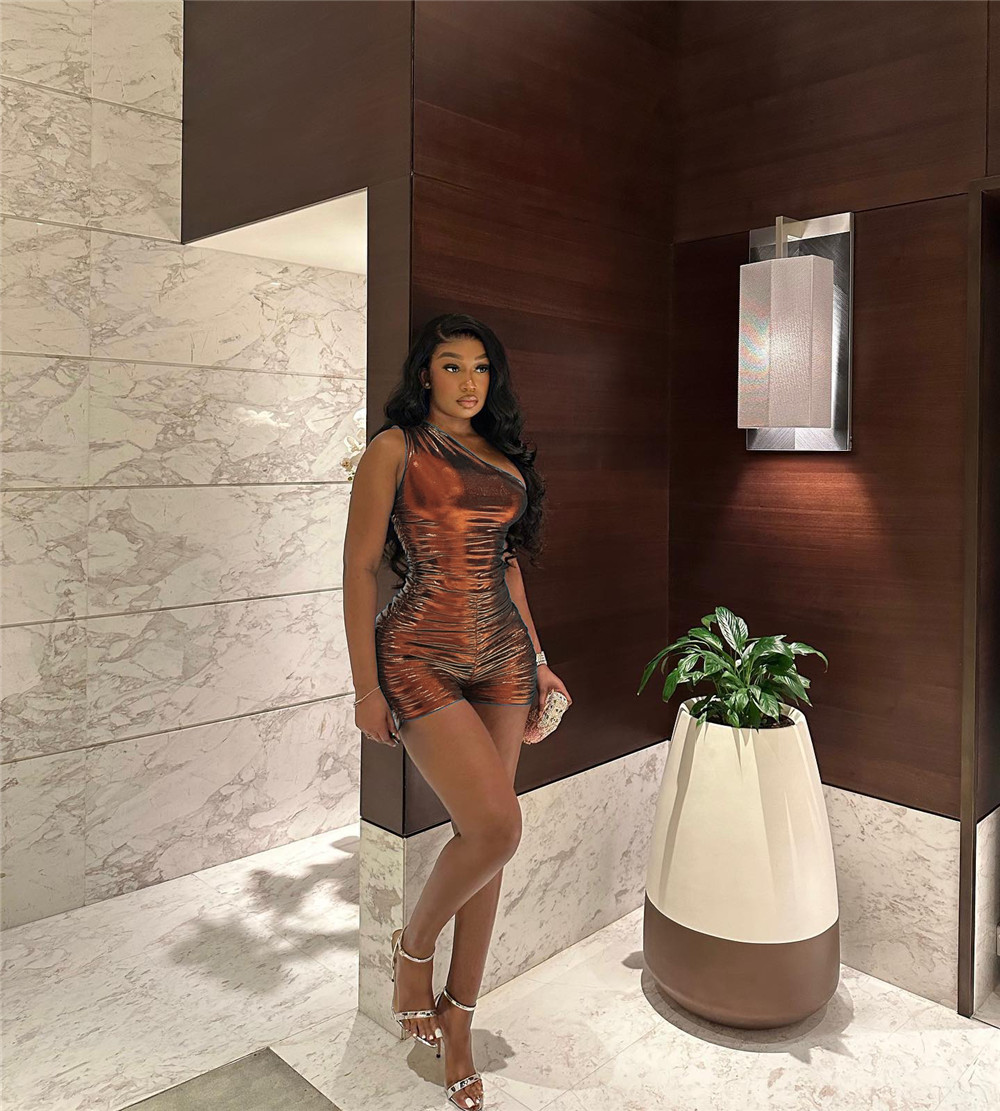 2023 Designer Summer Rompers Women Sleeveless Inclined Shoulder Jumpsuits Fashion Solid Bright One Shoulder Playsuits One Piece Overalls Wholesale Clo