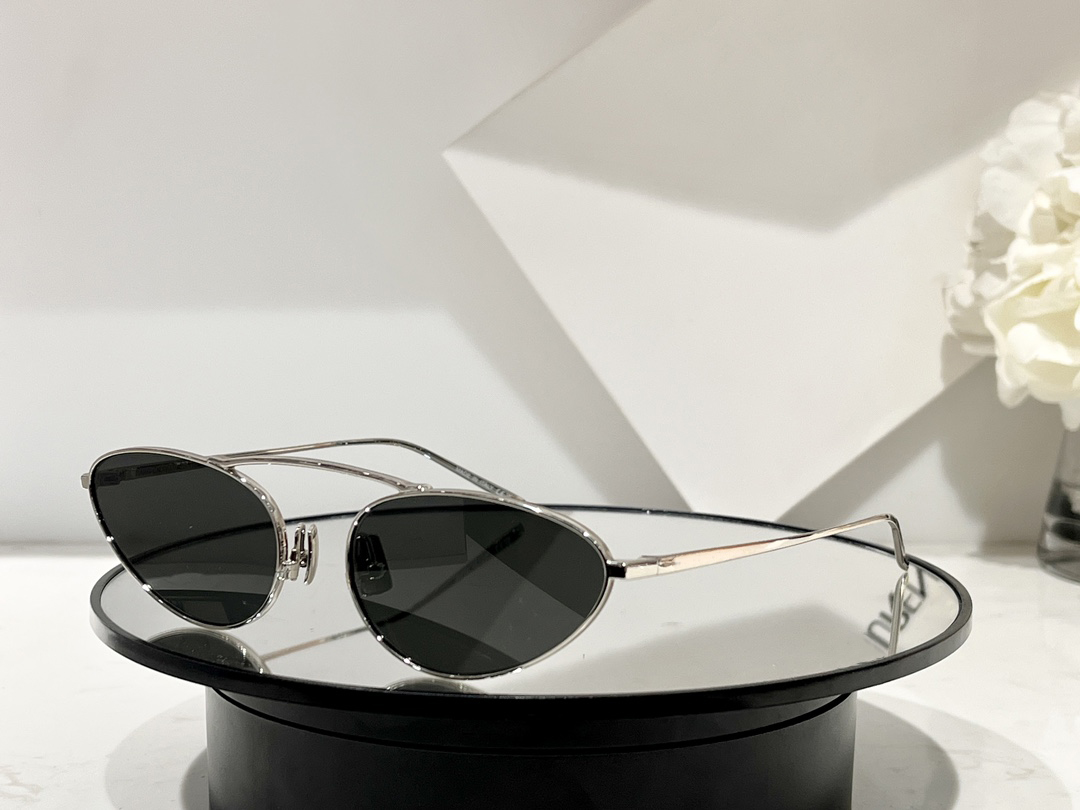 Sunglasses For Men Women Summer 538 Designers Style Anti-Ultraviolet Retro Plate Full Frame Glasses Random Box
Sunglasses For Men Women Summer 538 Designers Style Anti-Ultraviolet Retro Plate Full Frame Glasses Random Box