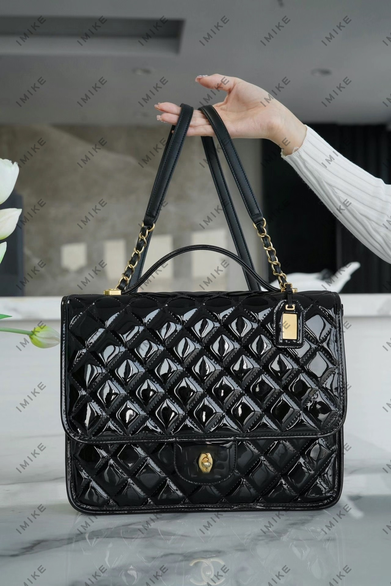 Premium Handbags Fashion backpack 5A Luxury handbag Bag Ringer pattern Classic Bag Laptop metal logo Designer bag 2023 Spring, Black
Premium Handbags Fashion backpack 5A Luxury handbag Bag Ringer pattern Classic Bag Laptop metal logo Designer bag 2023 Spring, Black