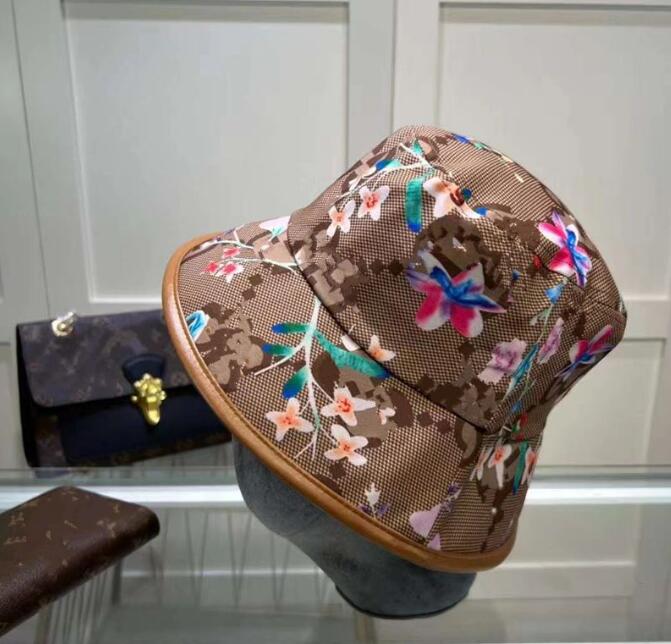 7color Luxurys Designer Wide Brim Summer Designer Letter Bucket Hats Men and Women PU Leather Fashion Couple Hat Print Casual, #1
7color Luxurys Designer Wide Brim Summer Designer Letter Bucket Hats Men and Women PU Leather Fashion Couple Hat Print Casual, #1