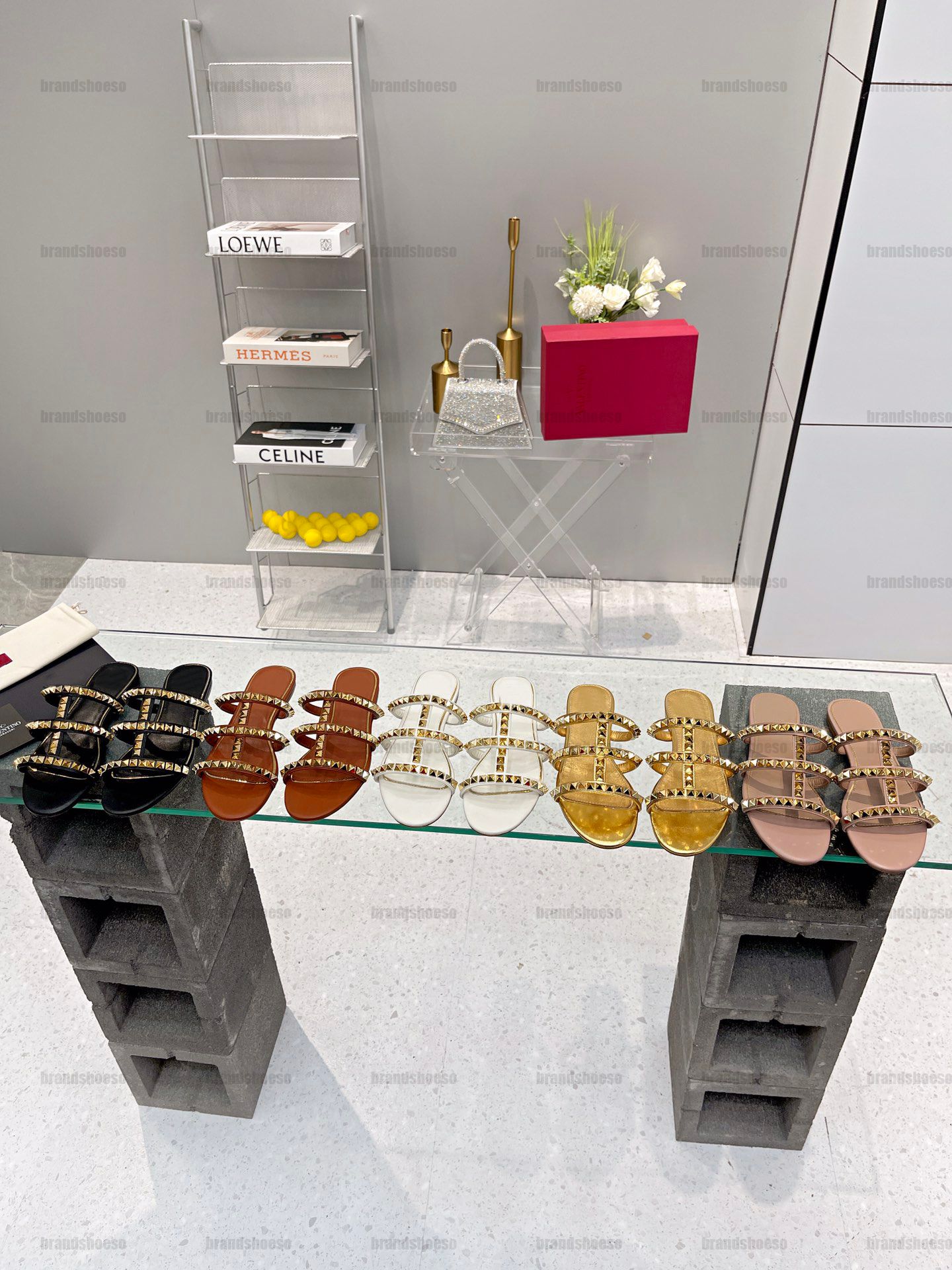 Sandals Slippers ROCKSTUD Slides Summer Beach Shoes Buckle Lace Up Women's Rivet Slippers Women's Flat Jelly Candy Color Slippers T-Shaped Sandals
Sandals Slippers ROCKSTUD Slides Summer Beach Shoes Buckle Lace Up Women's Rivet Slippers Women's Flat Jelly Candy Color Slippers T-Shaped Sandals