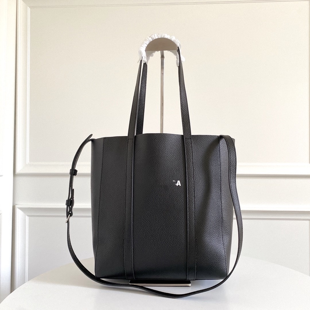 Luxury Shoulder Fashion Bags Top Real Cow Leather B. everyday tote Brand Designer Black Square Handbag For Women Bag With Package
Luxury Shoulder Fashion Bags Top Real Cow Leather B. everyday tote Brand Designer Black Square Handbag For Women Bag With Package