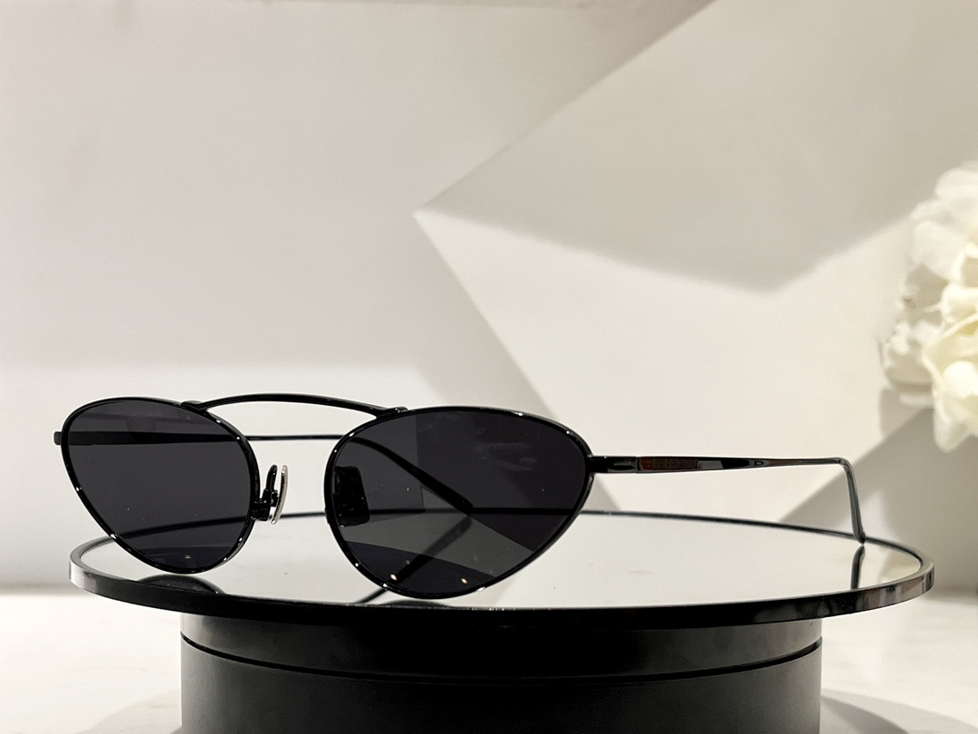 Sunglasses For Men Women Summer 538 Designers Style Anti-Ultraviolet Retro Plate Full Frame Glasses Random Box
Sunglasses For Men Women Summer 538 Designers Style Anti-Ultraviolet Retro Plate Full Frame Glasses Random Box