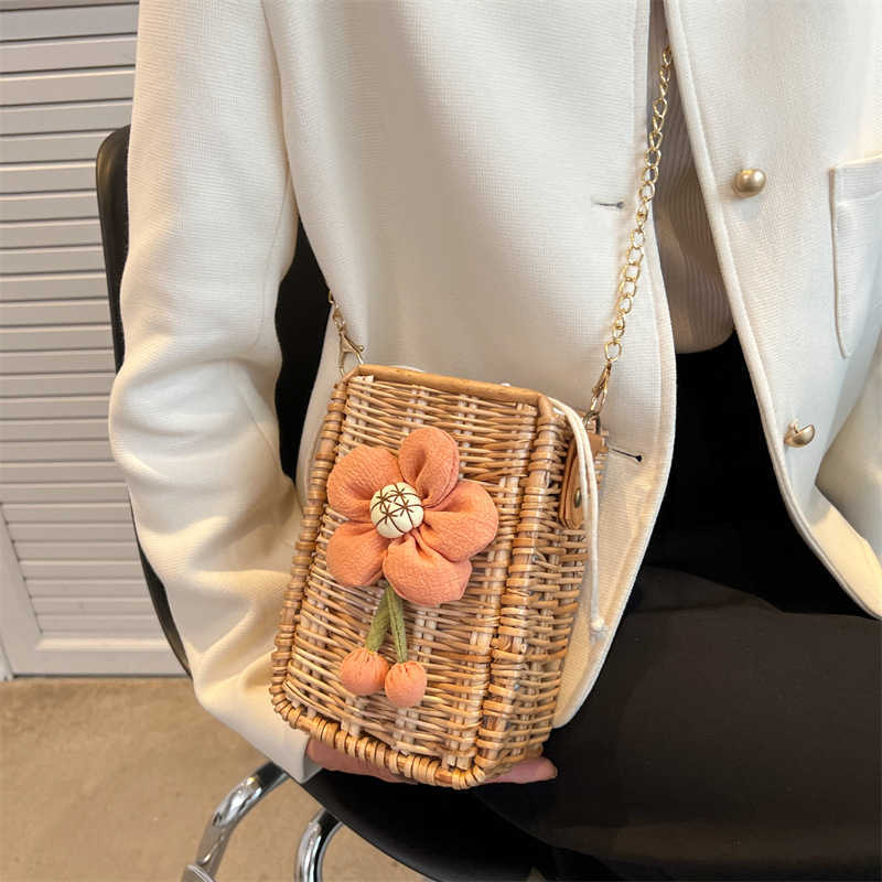 Beach Bags Summer Woven 2023 Sen Girls Fashion Splice Small Flower Westernized Ins One Shoulder Chain 230327