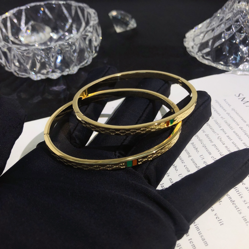 Designer Gold Bangle Bracelet Stainless Steel Letter Nail Bracelet Brand Logo Love Bracelet with Box Simple Design Jewelry Springtime Couple Gift Bangle
Designer Gold Bangle Bracelet Stainless Steel Letter Nail Bracelet Brand Logo Love Bracelet with Box Simple Design Jewelry Springtime Couple Gift Bangle