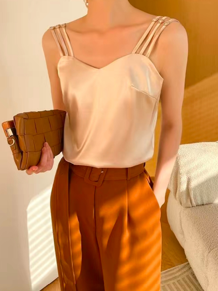 Camisoles Tanks Silk Off Shoulder Tops for Women Tank Top Women Spaghetti Thin Shoulder Strap Fashion Sexy White SATIN Vest Elegant Loose Camis 230327